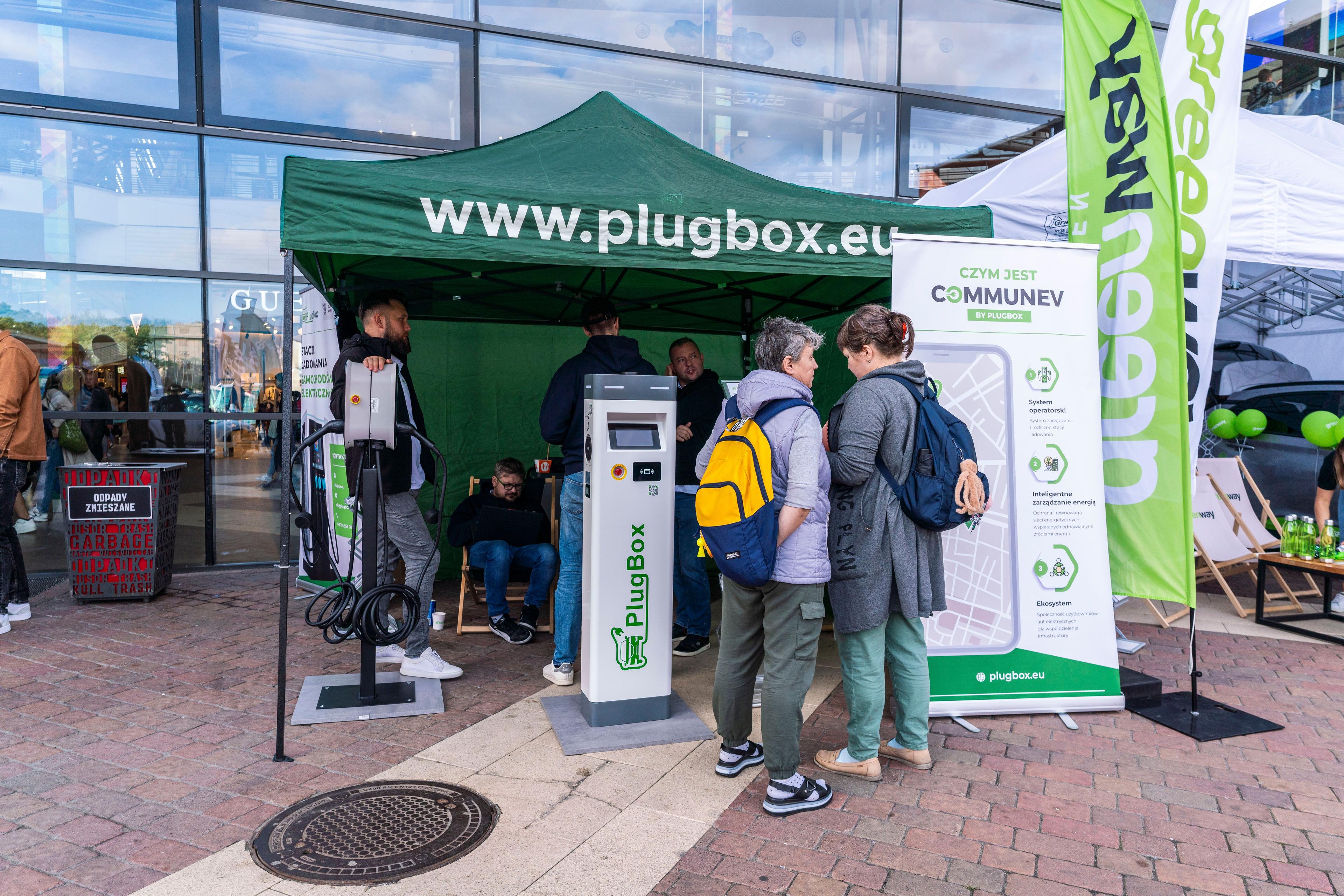 Plugbox